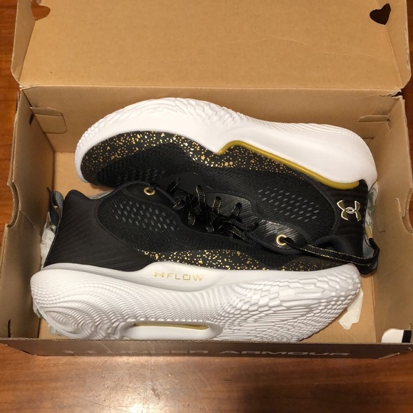 Womens Under Armour 3024594-002 Flow Breakthru 2 basketball shoes - Picture 12 of 12